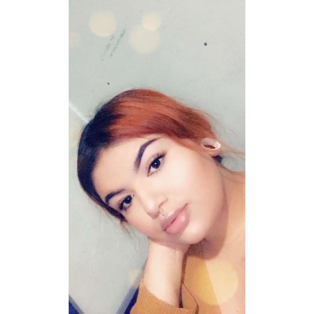 Meet your Posher, Evelia